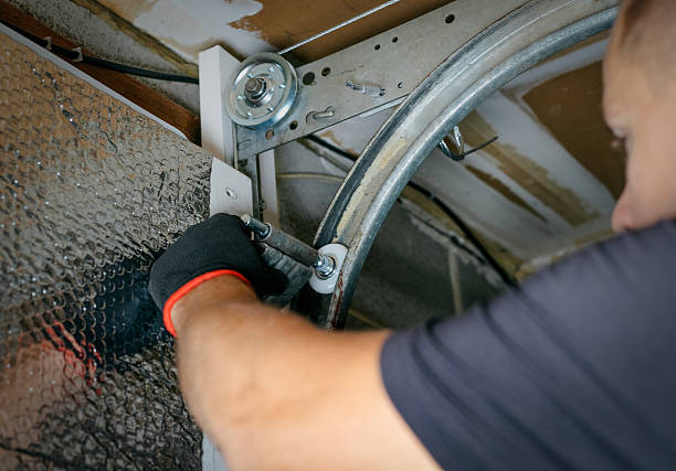 Affordable Garage Door solutions in Florida Gulf Coast University, FL